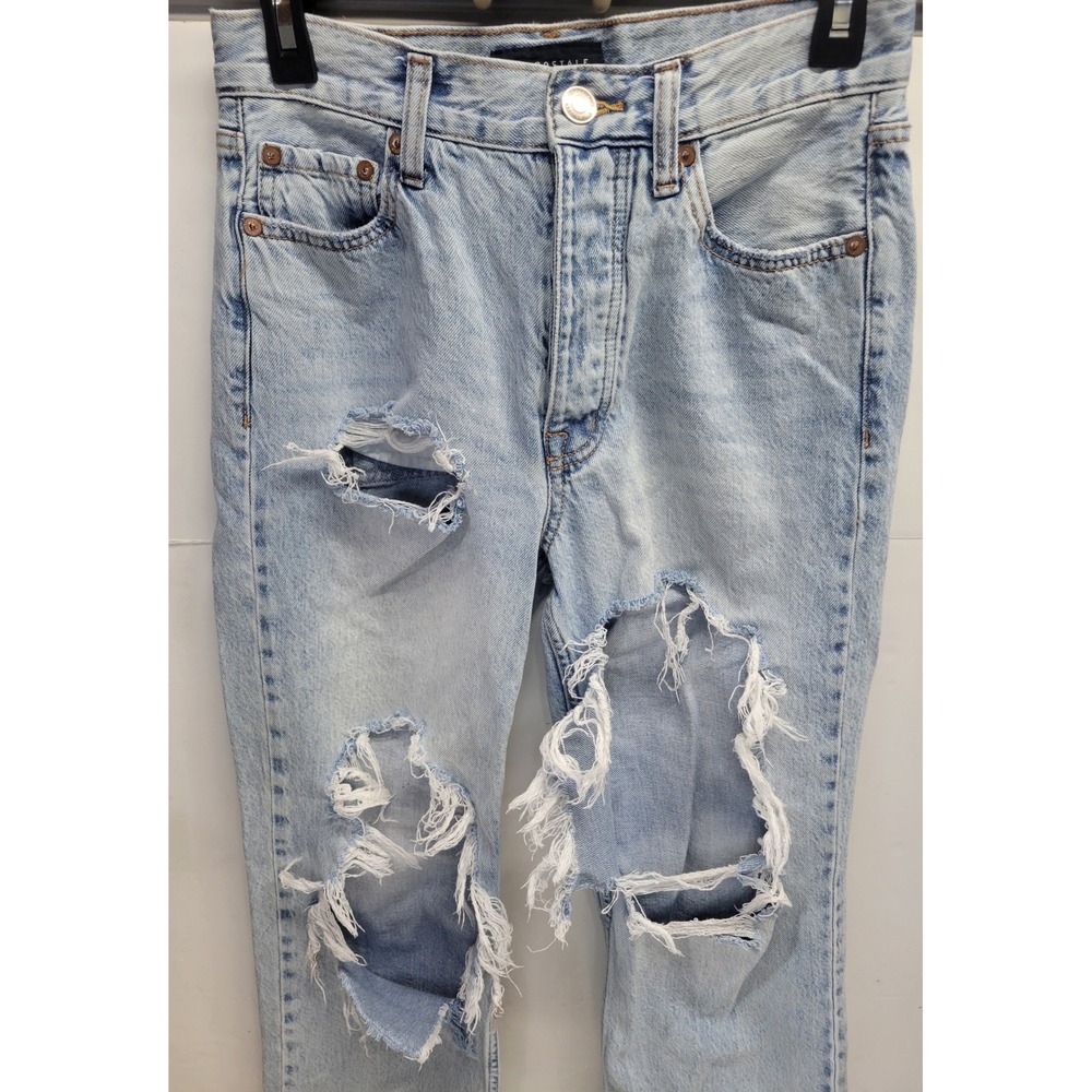 American Eagle Outfitters Strigid Light Wash Distressed Ripped Jeans Size 0